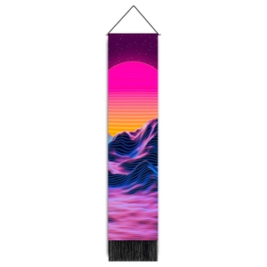 Arazzo da parete retro synthwave con sole colorato, montagne a griglia e nappe nere eleganti