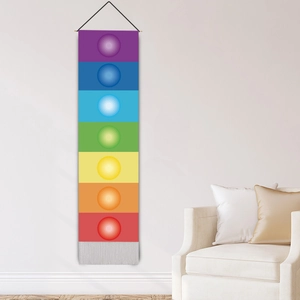 Chakra Wandteppich mit sieben Meditationssymbolen und dekorativen Quasten unten