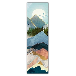 Vue détaillée d'une tapisserie de paysage de montagne moderne avec détails dorés