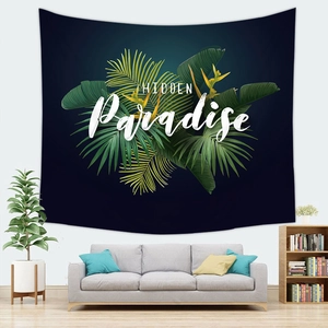 Arazzo nordico con piante tropicali e fiori su tessuto blu scuro per decorazione pareti