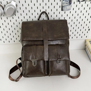 Zaino vintage in pelle PU marrone scuro con tasche multiple e patta per viaggi e donne