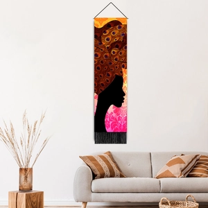 Wandteppich mit Silhouette einer afrikanischen Frau, Pfauenfedern-Turban und Quasten