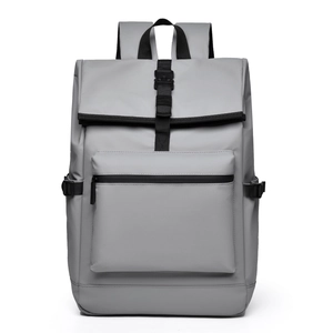 Sac à dos gris minimaliste avec sangles réglables et boucles de sécurité robustes
