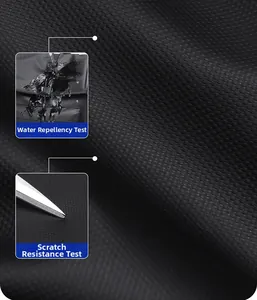 Détail du tissu à carreaux noir imperméable et résistant aux rayures pour sac à dos