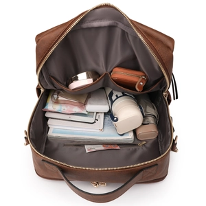 Geräumiges Innenfach des braunen Vintage-Rucksacks mit Platz für iPad und Alltagsgegenstände