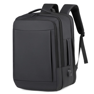 Mochila negra minimalista para portátil de negocios con puerto USB y tejido impermeable