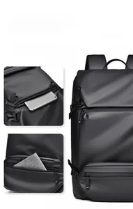Détail du sac à dos multi-compartiments montrant le rangement pour tablette et fournitures
