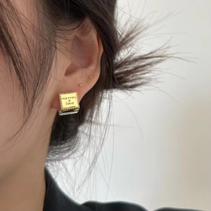 Boucles D'oreilles Créoles Carrées Or Argent Mélange De Couleurs Cuivre Avec Gravure Me You Love Bordure Perlée Pour Femmes