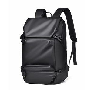 Sac à dos noir imperméable de grande capacité avec bretelles respirantes pour le trajet