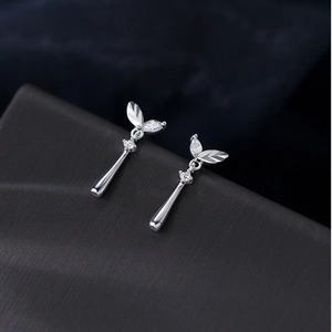 Elegant silver leaf earrings with sparkling zircon stones and long teardrop pendants