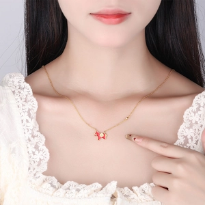 Collier Pendentif Cheval Chanceux Cuivre Émail Rouge Pièce Strass Incrusté Bijoux Pour Femmes Style De Luxe