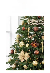 Detailset goldener und bronzener Christbaumschmuck mit glitzernden und matten Oberflächen