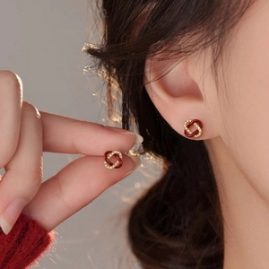 Boucles d'oreilles nœud vintage français avec émail rouge et micro-pavé de cristaux