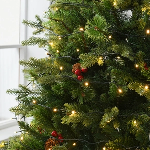 Albero di Natale lusso 2,4m con luci LED calde, bacche rosse e pigne naturali