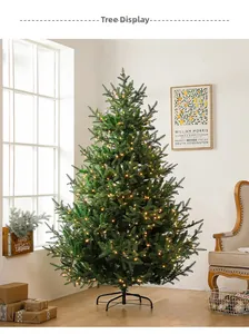 Detalle de árbol de Navidad artificial de 2,1 m con luces LED cálidas y soporte metálico