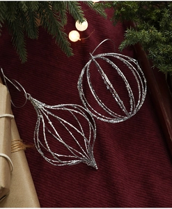 Zilveren glitter ijzerdraad kerstballen en hangers voor feestelijke kerstboomdecoratie