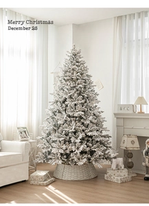 Detalle de un árbol de Navidad nevado con luces LED y falda de árbol tejida blanca