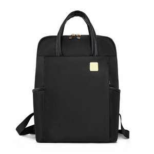 Sac à dos Oxford noir classique pour femmes avec détails dorés et finitions en cuir