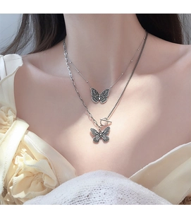 Detailansicht der 925er Silber Schmetterlingskette mit T-Verschluss und doppelter Gliederkette