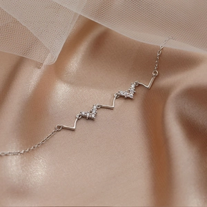 Bracelet chic minimaliste en argent S925 avec breloques papillon pavées pour femmes