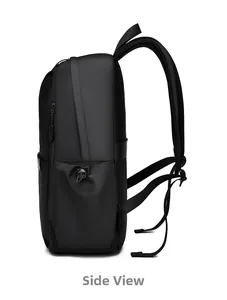 Vue latérale d'un sac à dos d'affaires noir étanche pour ordinateur avec poches latérales
