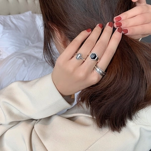 Retro S925 sterling silver ring set featuring black gemstones and engraved band for women