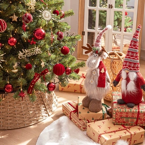 Kit sapin de Noël de luxe avec renne en peluche gnome et décorations rouges festives