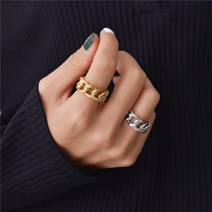 Minimalist S925 sterling silver chain rings in gold and silver finish for women
