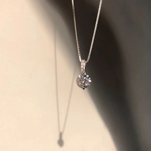 925 silver necklace with teardrop zircon pendant in a classic four-prong setting