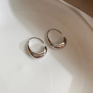 Minimalist 925 sterling silver hoop earrings in polished crescent moon shape