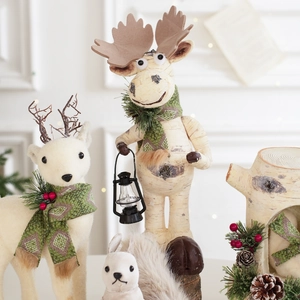 Figurines de Noël renne et écureuil style scandinave avec lanterne et texture écorce