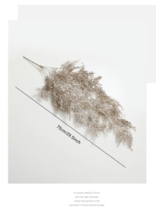 Détail d'une branche de pin artificielle floquée de 75 cm avec effet givré argenté