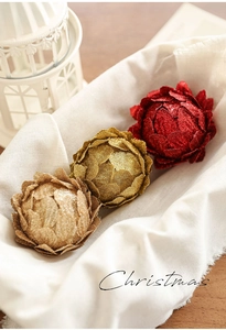 Set de tres bolas de Navidad brillantes con forma de alcachofa en color rojo y dorado