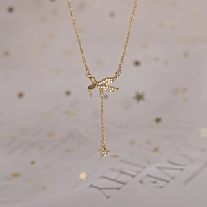 Collana Con Pendente Angelo Con Ali In Zirconia E Nappa A Stella Catena In Rame Per Donna Gioielli Eleganti