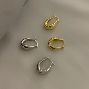 Elegant S925 sterling silver waterdrop earrings in gold and silver finishes