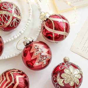 Set di palline di Natale rosse lucide da 8 cm con motivi dorati e cappucci per appendere
