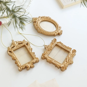 Mini Resin Photo Frame Christmas Tree Hanging Ornament Vintage Baroque Gold Embossed Picture Display Home Holiday Decor