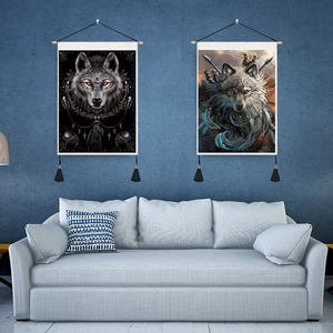 Detail der Wolf-Wandteppich-Wandbehang mit schwarzen Quasten und Holzstangenset