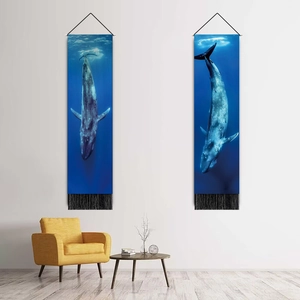 Juego de tapices nórdicos de ballenas en tela azul oscuro con borlas decorativas
