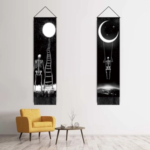 Ensemble de deux tapisseries d'art crâne et lune noir et blanc avec pompons élégants