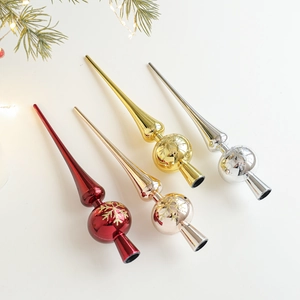Puntali per albero di Natale rossi, oro e argento con motivi di fiocchi di neve glitter