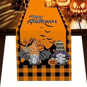 Detail van Halloween tafelloper met oranje kabouters en Happy Halloween belettering