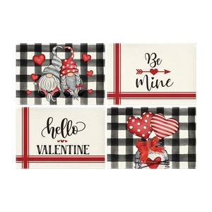 Sets de Table en Lin de Saint Valentin Carreaux Buffalo Nain de Jardin Cœur Motif Amour Résistant à la Chaleur Lavable Déco Maison