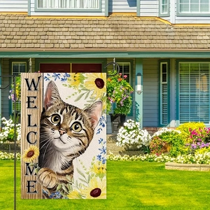 Vertikale Gartenfahne mit Katzenmotiv und Welcome-Schriftzug auf Metallständer