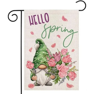 Frühlings-Gartenflagge mit Wichtel und Tulpen sowie HELLO Spring-Text auf Sackleinen