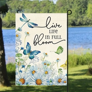 Detail der Gartenflagge aus Leinen mit Libelle, Gänseblümchen und motivierendem Spruch