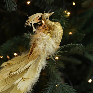 Decorazione natalizia a forma di pavone dorato con glitter e piume sui rami