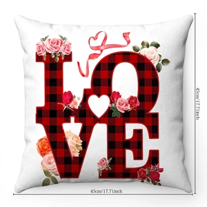 Details des 45cm Kissenbezugs mit LOVE Karo-Schriftzug und Rosen-Dekoration
