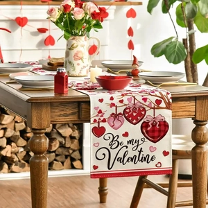 Chemin de table de la Saint-Valentin en lin avec gnomes et cœurs rouges de cuisine