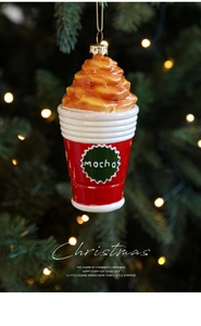 Mocha-Kaffeetassen-Weihnachtsbaumanhänger mit rotem Gehäuse und goldener Schnur